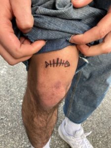 Lire la suite à propos de l’article Ignorant Style : Pourquoi ce Style de Tatouage Explose en 2026