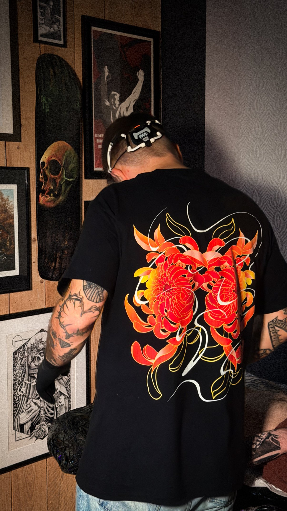 Lire la suite à propos de l’article Pourquoi les Tatoueurs Créent des Vêtements